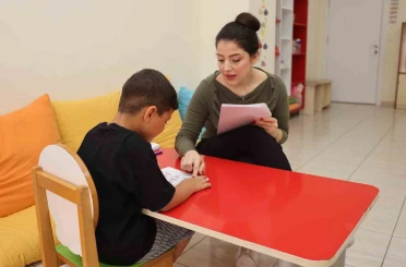 Akdeniz Belediyesinden çocukların eğitim yolculuğuna bilimsel destek 