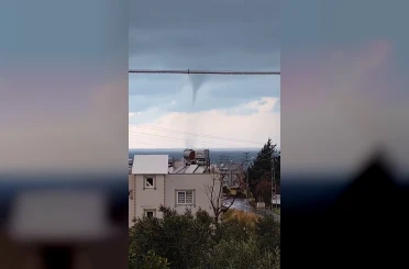 Akdeniz’de oluşan hortum kamerada 