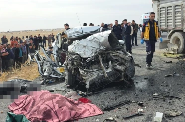 Aksaray'da kamyon ile otomobil çarpıştı: 3 kardeş öldü