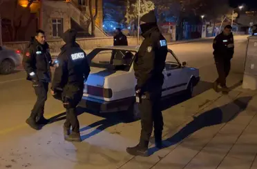 Aksaray polisinden şok uygulama: Araçlan ve şahıslar didik didik arandı
