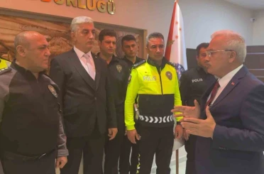 Aksaray Valisinden o polislere başarı belgesi 