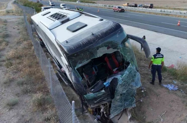 Aksaray’da 44 kişinin yaralandığı otobüs kazasında 1 kişi hayatını kaybetti 