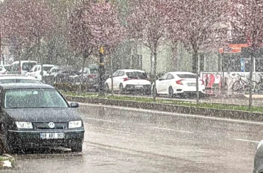 Aksaray’da Nisan ayında kar yağdı 