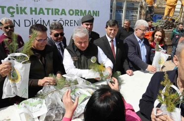 Aksaray’ın Mehmetçik Hatıra Ormanı’nda 2 bin 500 fidan toprakla buluşturuldu 