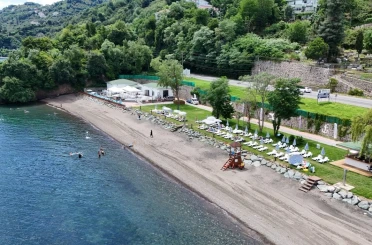 Aktaş Plajı yapılan düzenlemelerle yazın gözde plajları arasına girdi 
