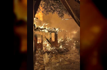 Akyaka’da restoran yangını paniğe neden oldu 