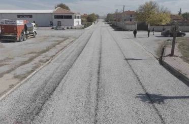 Alaca’da sokaklar asfaltlanıyor, yılların kanal sorunu çözülüyor 