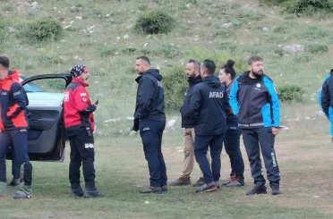 Aladağlar'da mahsur kalan dağcılara Konya'dan helikopter gönderildi
