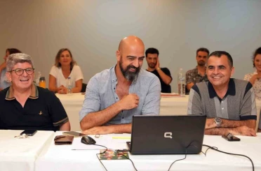 Alanya Belediye Tiyatrosu’ndan yeni sezonun ilk prömiyeri: "Palto" 