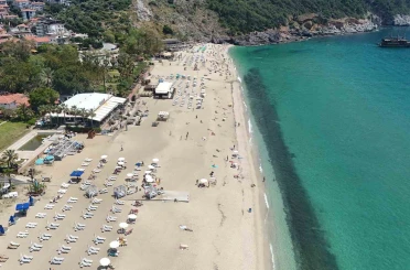 Alanya sahillerinde hafta sonu yoğunluğu 