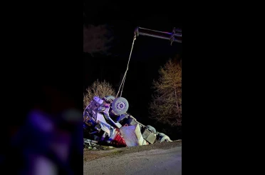 Alanya’da kamyon şarampole devrildi: 1 ölü, 1 yaralı 