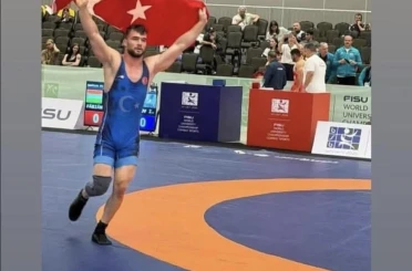 Alaplı’lı Alperen Atar dünya şampiyonu oldu 
