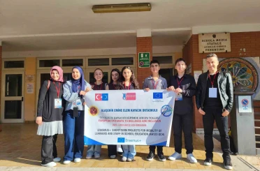 Alaşehirli öğrenciler İtalya’da Türkiye’yi temsil etti 