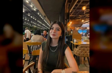 Alev alan otomobilde hayatını kaybeden 25 yaşındaki doktor son yolculuğuna uğurlandı 