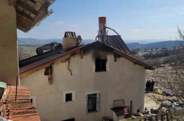 Alevlere çatıdan müdahale etmek isterken yaşamını yitirdi 