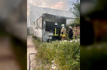 Alevlere teslim olan konteyner kullanılamaz hale geldi 