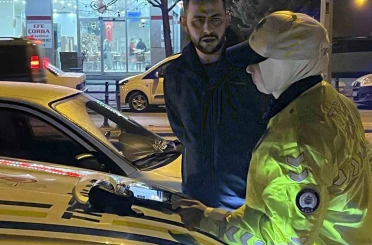 Alkolden ehliyetini kaptıran sürücü, yolu 15 kilometre uzatsa da kurtulamadı 