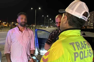 Alkollü sürücünün ehliyetine el konulup, 25 bin lira ceza kesildi 