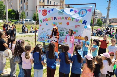 Altıntaş’ta çocuk şenliği 