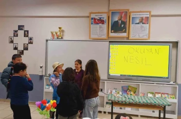 Altıntaş’ta öğrenciler kitapları drama ile canlandırdı 