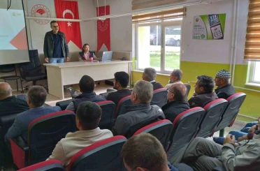 Altıntaş’ta üreticilere "Yetkilendirilmiş Uygulayıcı Belgesi" eğitimi 