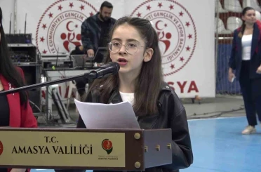 Amasya’da 23 Nisan törenini çocuk sunucu sundu, usta sunucuları aratmadı 
