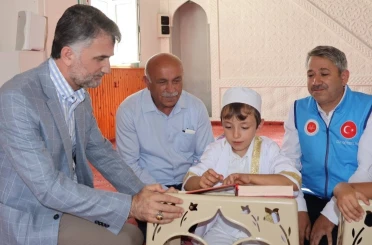 Amasya’da 9 yaşındaki otizmli Asilhan, Kur’an-ı Kerim okumayı öğrendi 