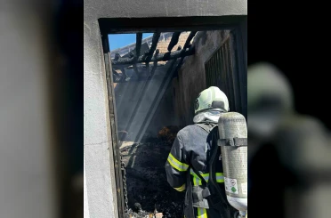 Ambar ve çatı yangını korkuttu 