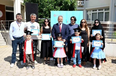 Anadolu Üniversitesi’nde gurur günü: Sevgi ve sabrın mezuniyeti 