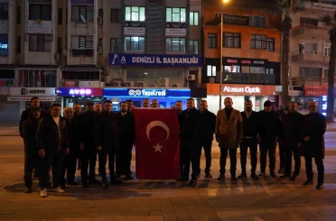 Anahtar Parti Denizli il binasına dev Türk bayrağı asıldı 