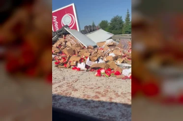 Ankara yolunda tır akaryakıt istasyonuna daldı, faciadan dönüldü 