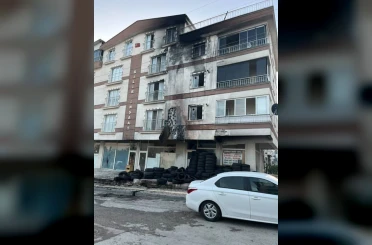 Ankara’da bir dükkanın kundaklanma anı kameralara yansıdı 
