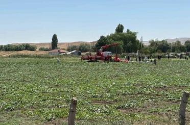 Ankara’da düşen eğitim helikopteri vinçle kaldırıldı 
