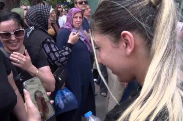 Anne Antalya’da kızı Kocaeli’de ter döktü: Görüntülü aramada heyecanlı bekleyiş 