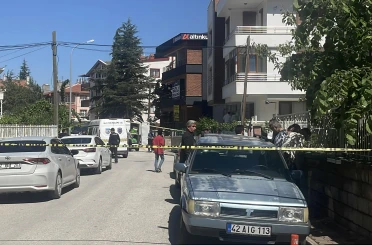 Anne ve babasını öldüren zanlı parkta eli kanlı bulundu