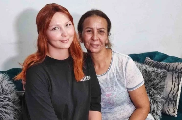 Anne  ve kızı 14 yıl arayla yakalandıkları meme kanserini yendi
