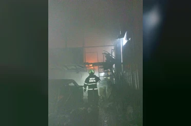 Antakya’da iş yeri alevlere teslim oldu 