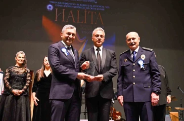 Antalya Valisi Hulusi Şahin: "Polis teşkilatımız istikbale olan güvenimizdir" 