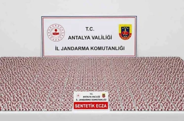 Antalya’da depoda 5 bin 865 adet uyuşturucu hap ele geçirildi 