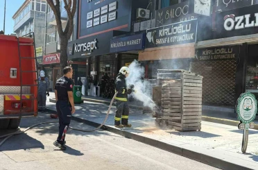 Antalya’da elektrik trafosunda çıkan yangın kokuttu 
