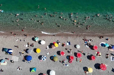 Antalya’da termometreler 41 dereceyi gösterdi, hissedilen sıcaklık bunalttı 