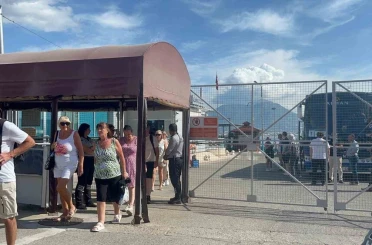 Antalya’ya turist akını devam ediyor: İngiliz turistleri taşıyan lüks kruvaziyer Alanya’ya demirledi 
