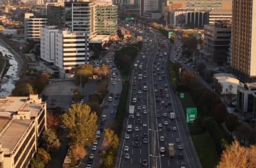 Ara tatilin bitmesiyle İstanbul’da trafik yoğunluğu yüzde 80’e ulaştı 