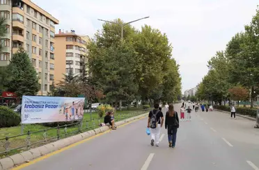 Arabasız Pazar’da bulvarlar yayaların oldu
