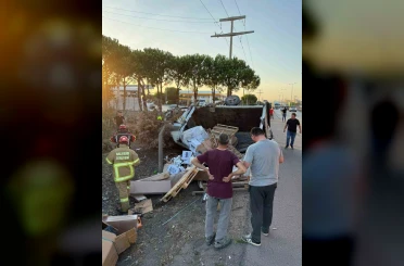 Araç altında sıkışan sürücü kurtarıldı 