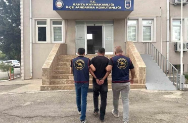 Aranan şahıs jandarma operasyonu İle yakalandı 