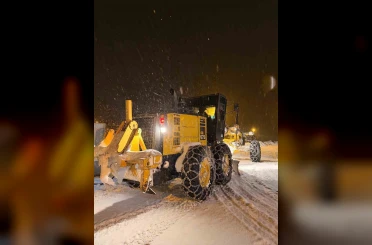Ardahan’da kar yağışı nedeniyle 35 köy yolu ulaşıma kapandı 