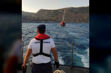 Arızalanan yat, Sahil Güvenlik ekipleri tarafından kurtarıldı 