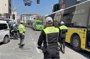 Arnavutköy’de Trafik Haftası’nda anlamlı uygulama: Ceza değil bilinçlendirme yapıldı 