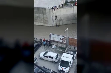 Artvin’de dereye düşen çocuk vatandaşların müdahalesiyle kurtarıldı 